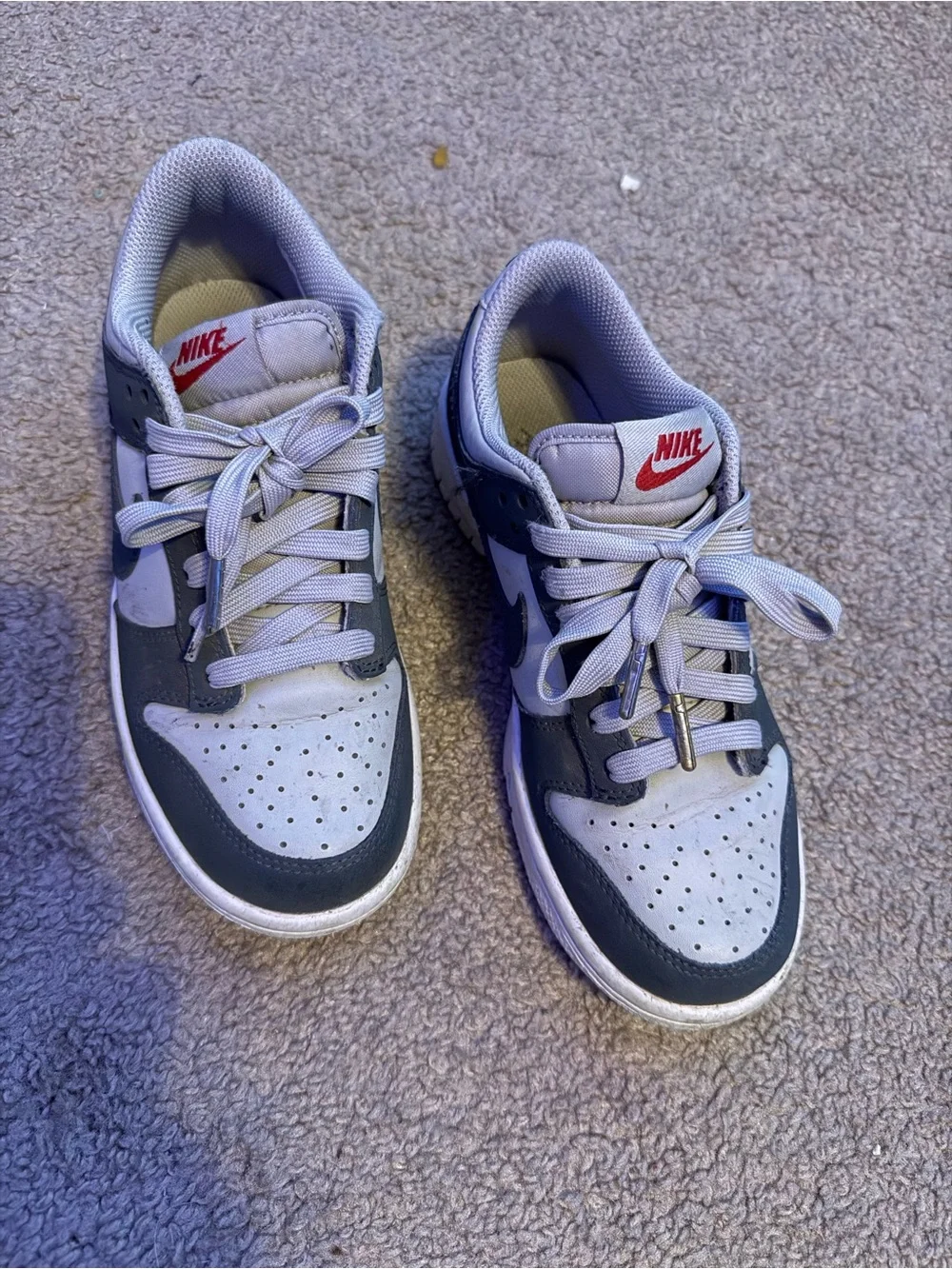 Nike Kids Grey, White & Red Low-Top Sneakers